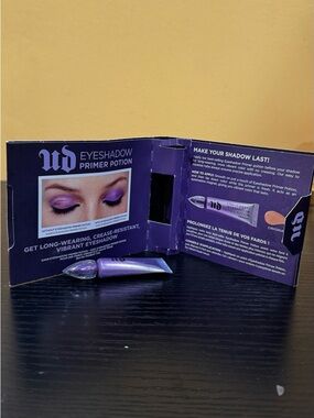 Urban Decay Eyeshadow Primer Potion - Purple